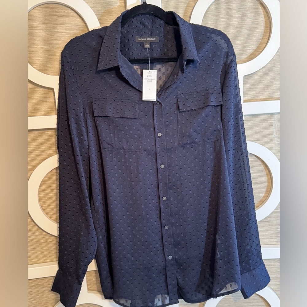 *NWT! Banana Republic “Navy” Sheer Polka Dot Textured WM’s-LG, Button Dwn Blouse